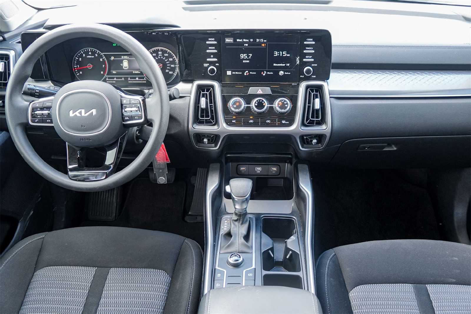 Thumbnail: 2023 Kia Sorento - 10