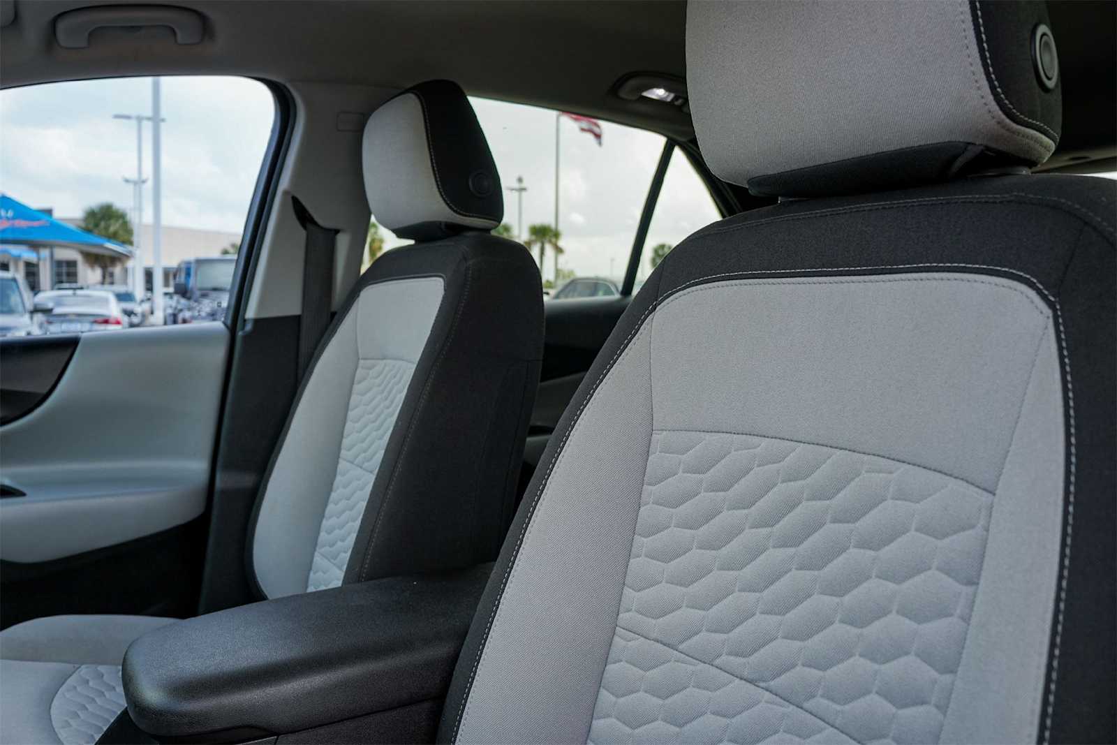 Thumbnail: 2018 Chevrolet Equinox - 11