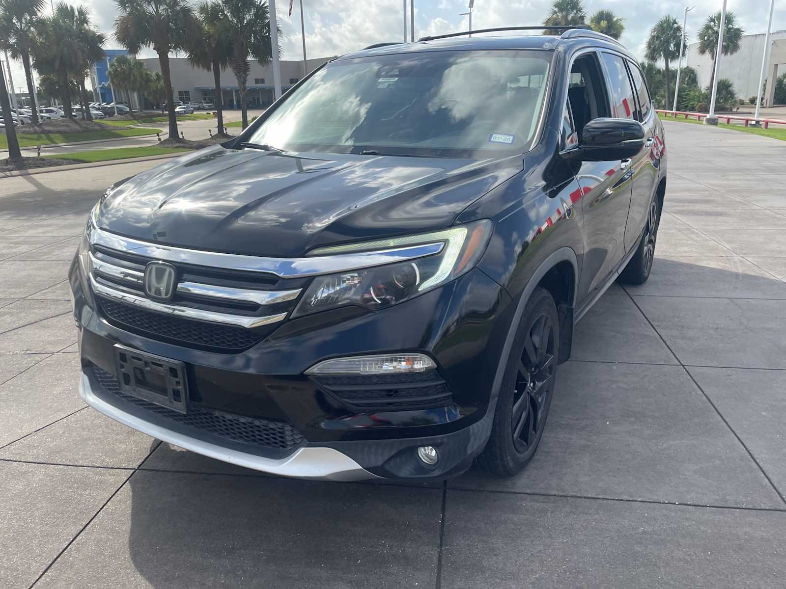 Thumbnail: 2017 Honda Pilot - 1