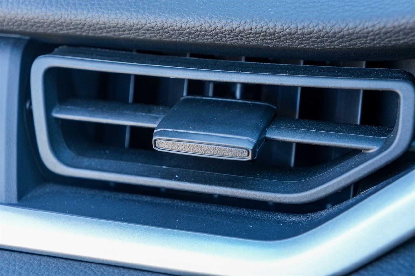 Thumbnail: 2025 Toyota RAV4 - 28