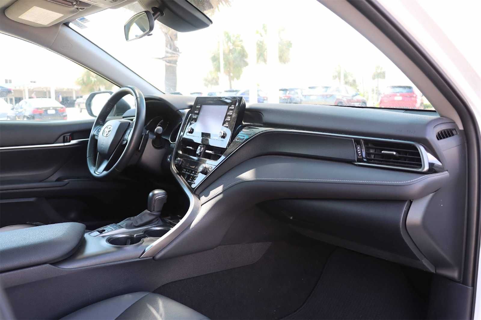 Thumbnail: 2022 Toyota Camry - 12