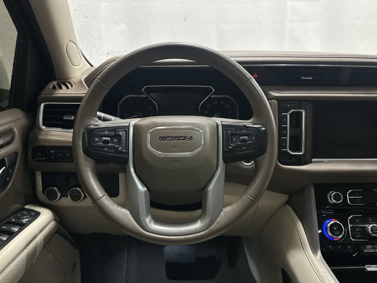 Thumbnail: 2021 GMC Yukon XL - 15