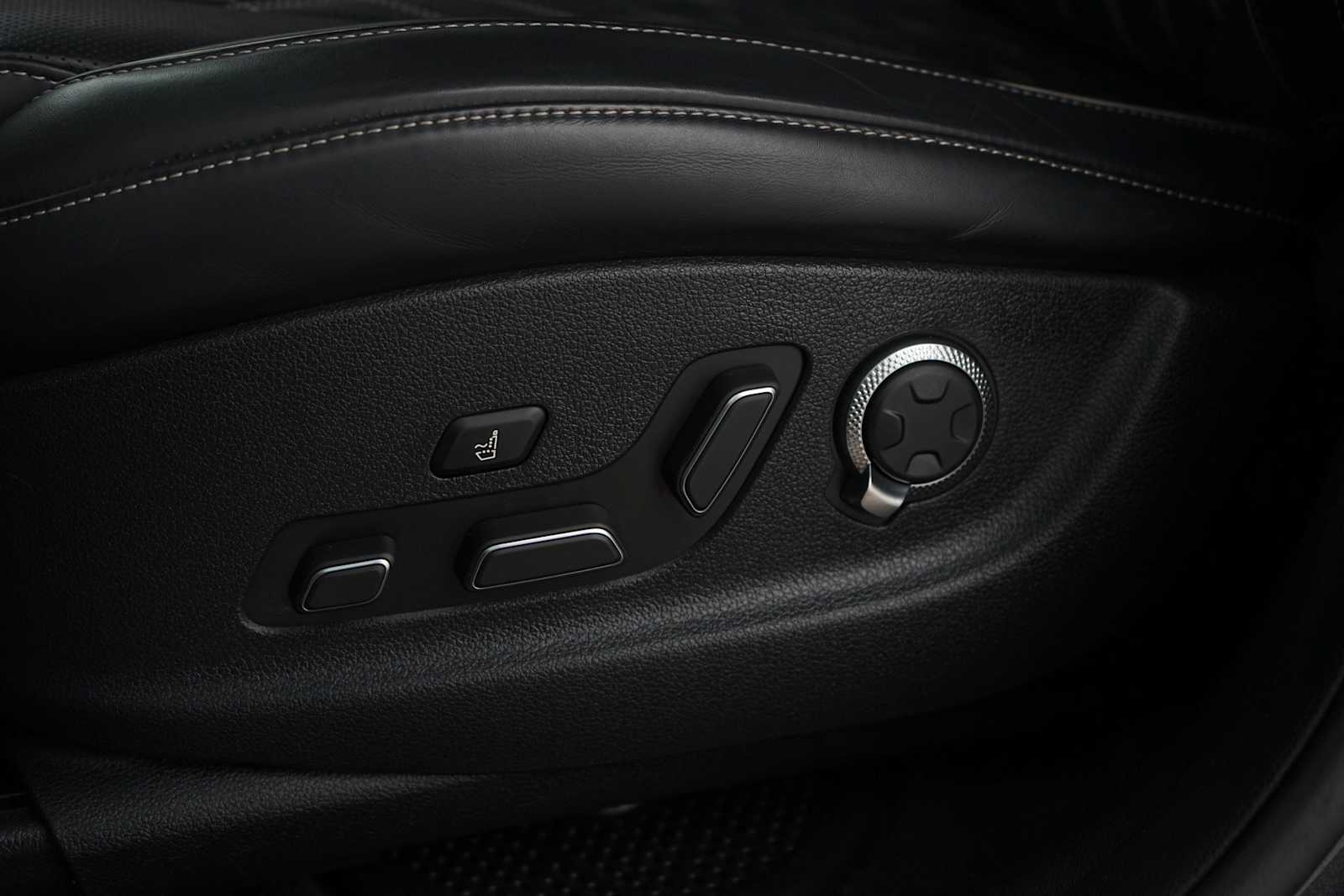 Thumbnail: 2021 Genesis GV80 - 11