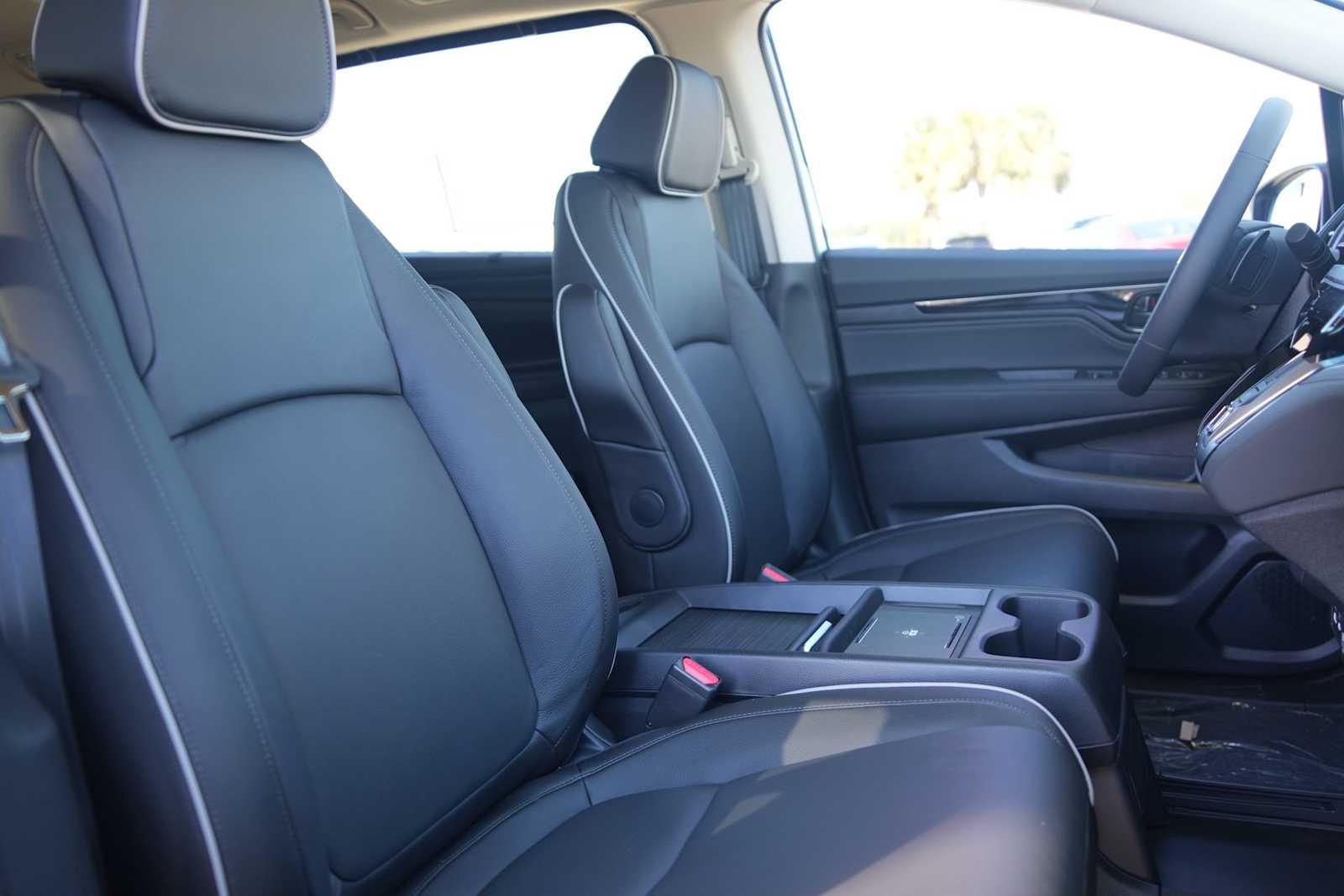 Thumbnail: 2026 Honda Odyssey - 14