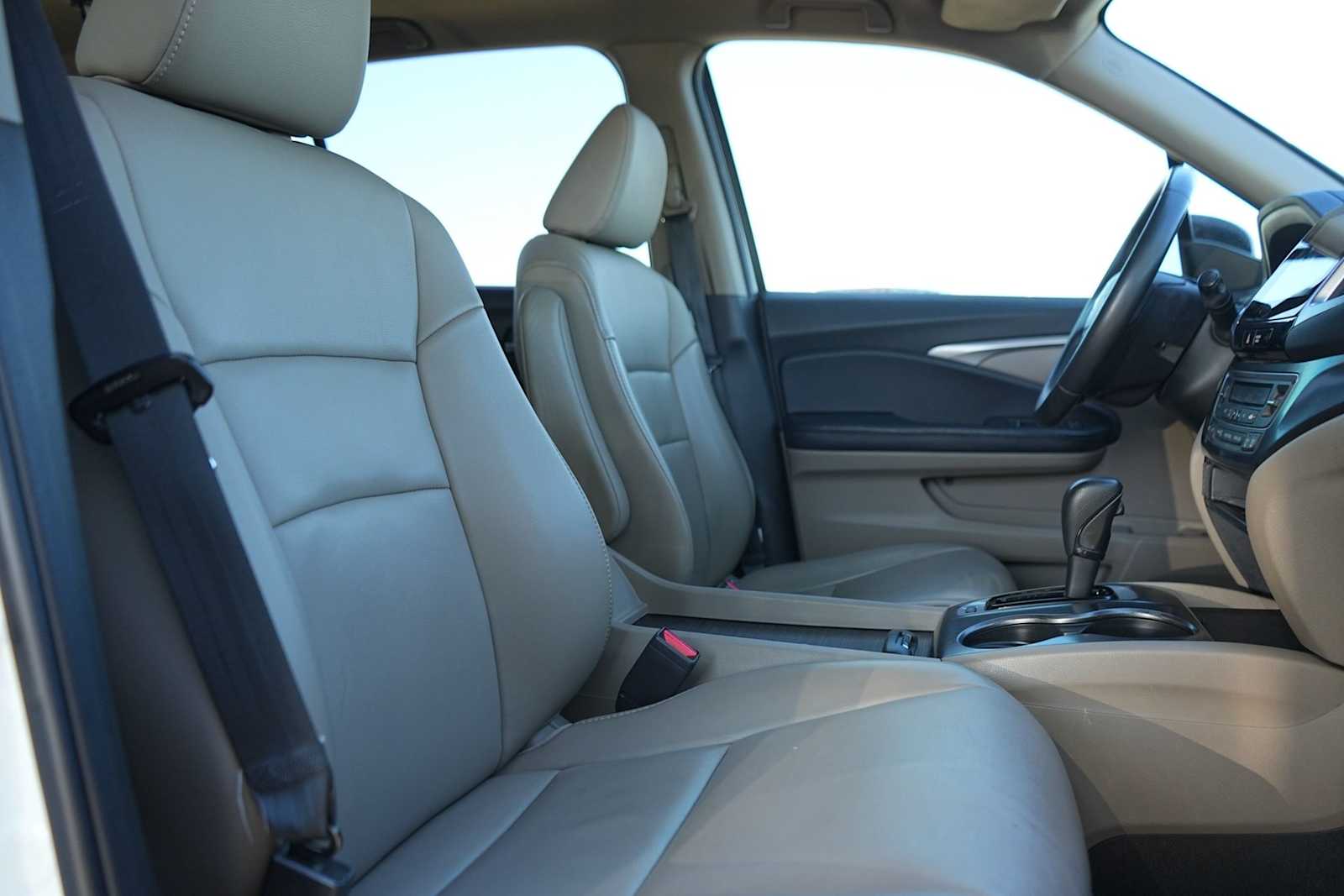 Thumbnail: 2016 Honda Pilot - 15