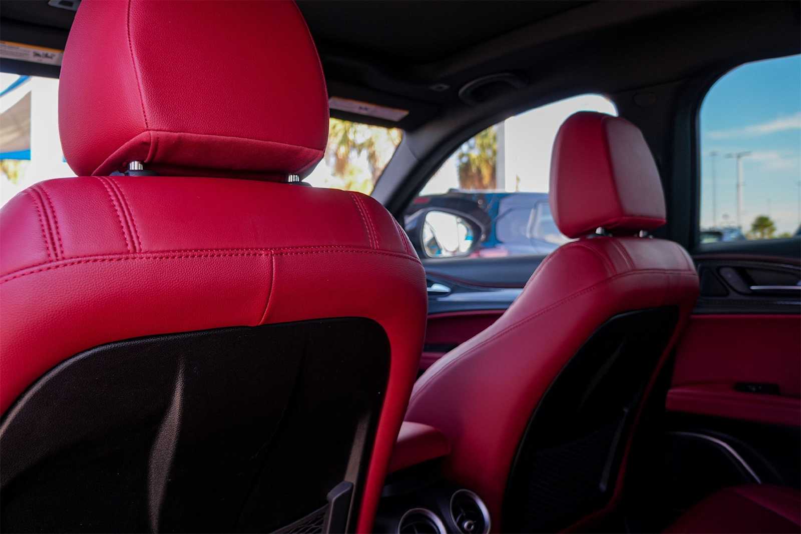 Thumbnail: 2021 Alfa Romeo Stelvio - 12