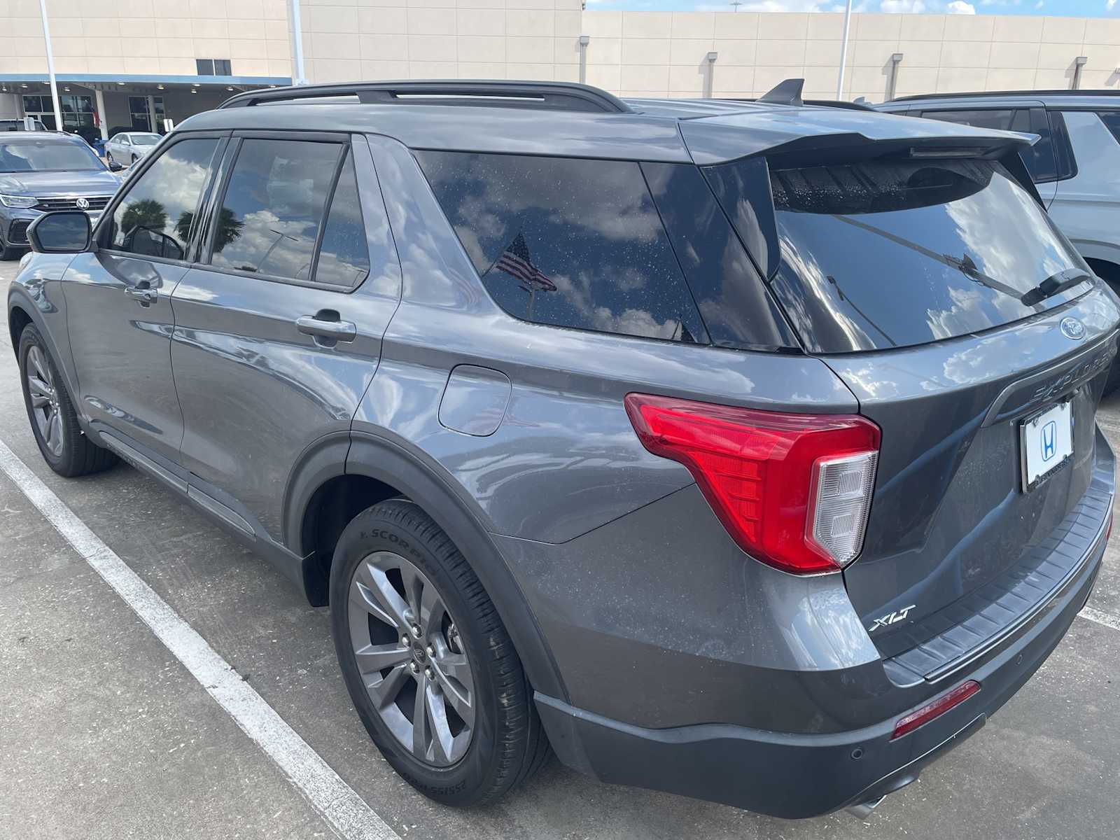 2022 Ford Explorer XLT photo 2