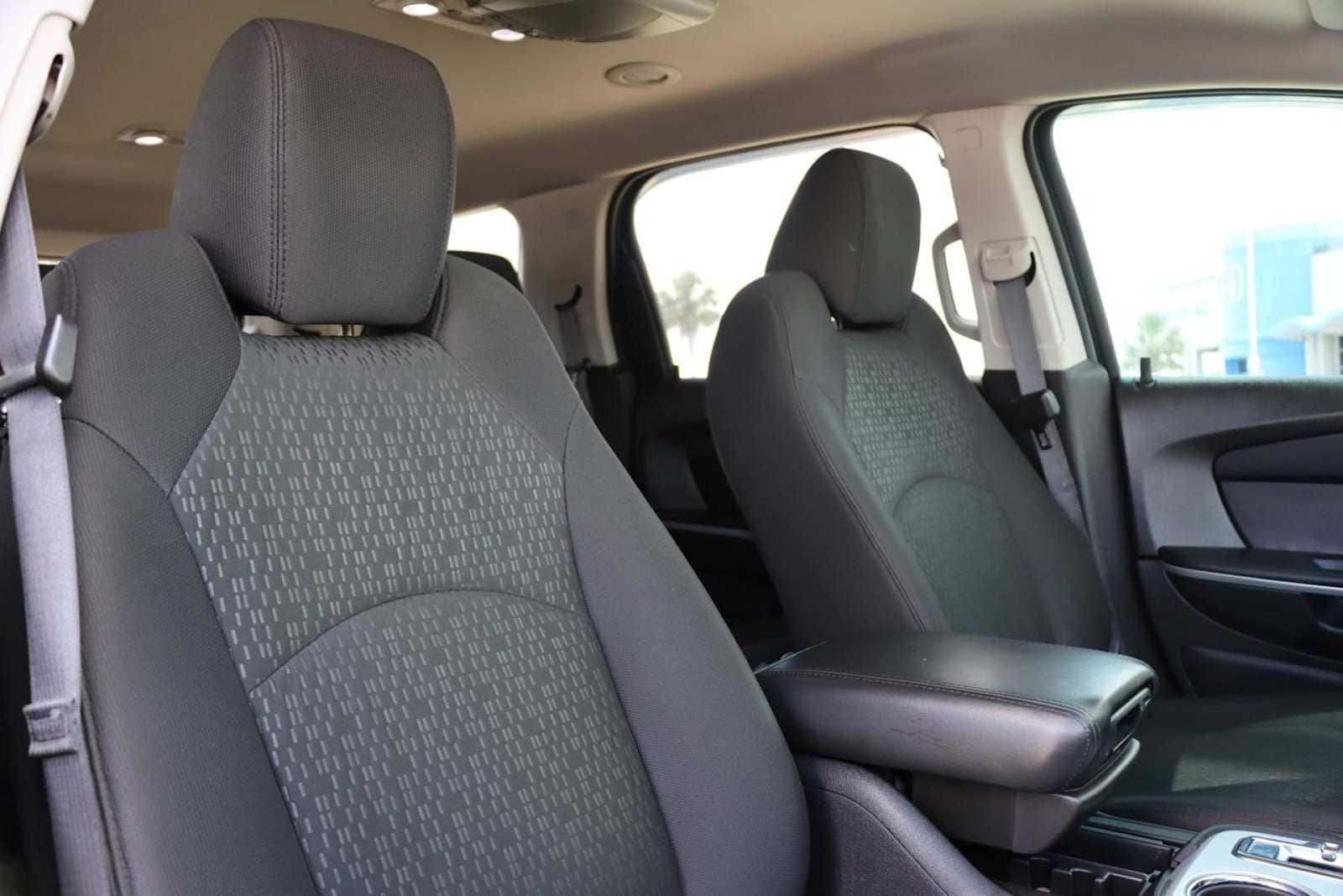 Thumbnail: 2012 GMC Acadia - 12