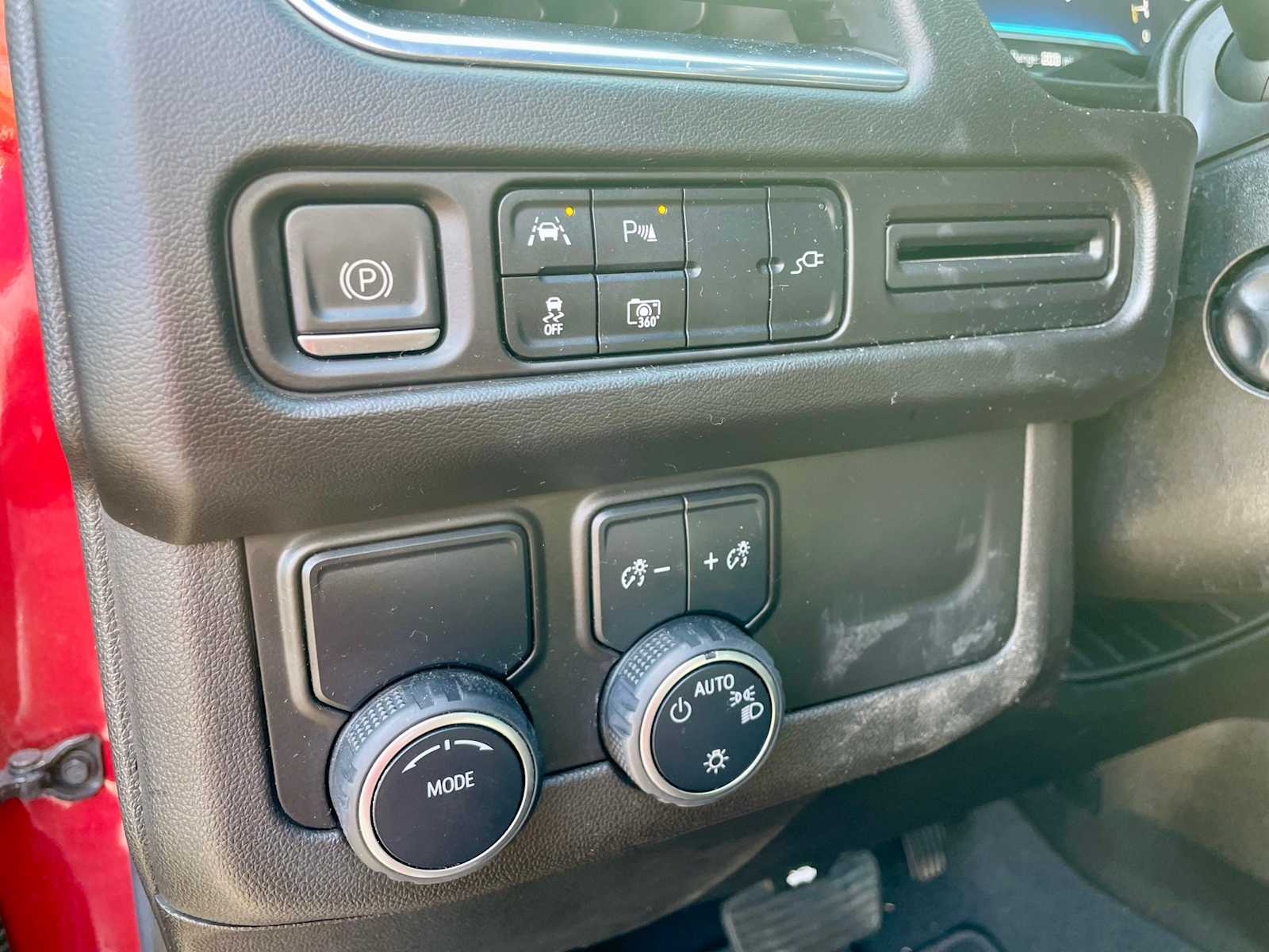 Thumbnail: 2022 Chevrolet Tahoe - 17