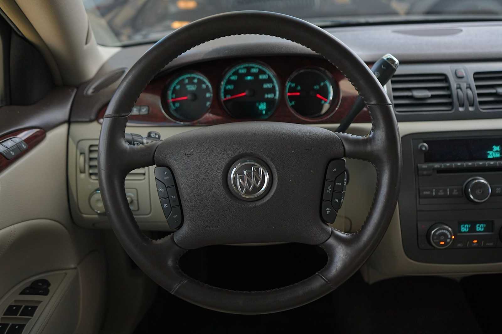 Thumbnail: 2010 Buick Lucerne - 16