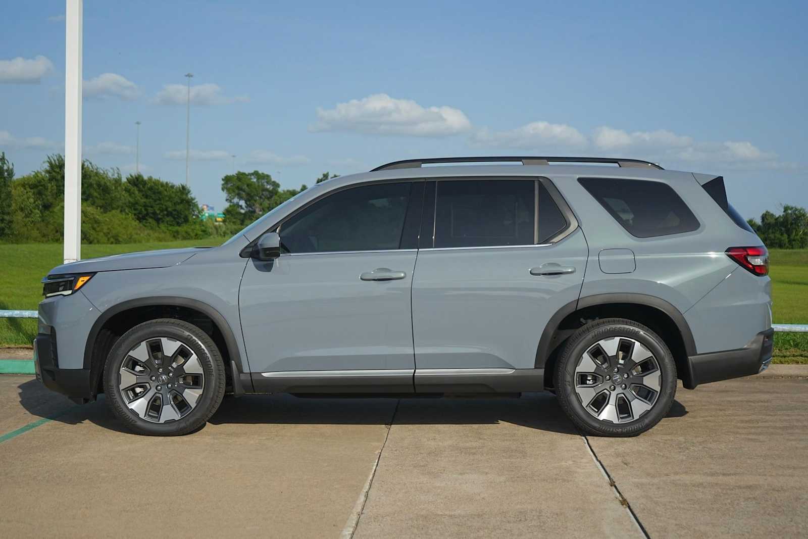 Thumbnail: 2026 Honda Pilot - 3