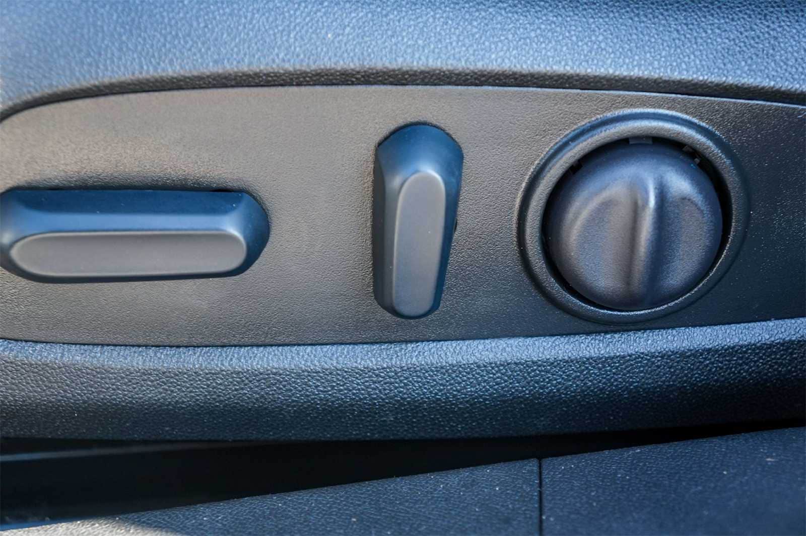 Thumbnail: 2025 Chevrolet Malibu - 21