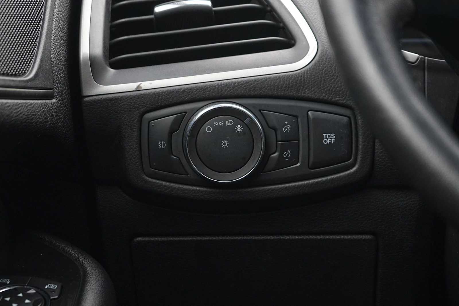 Thumbnail: 2020 Ford Edge - 23