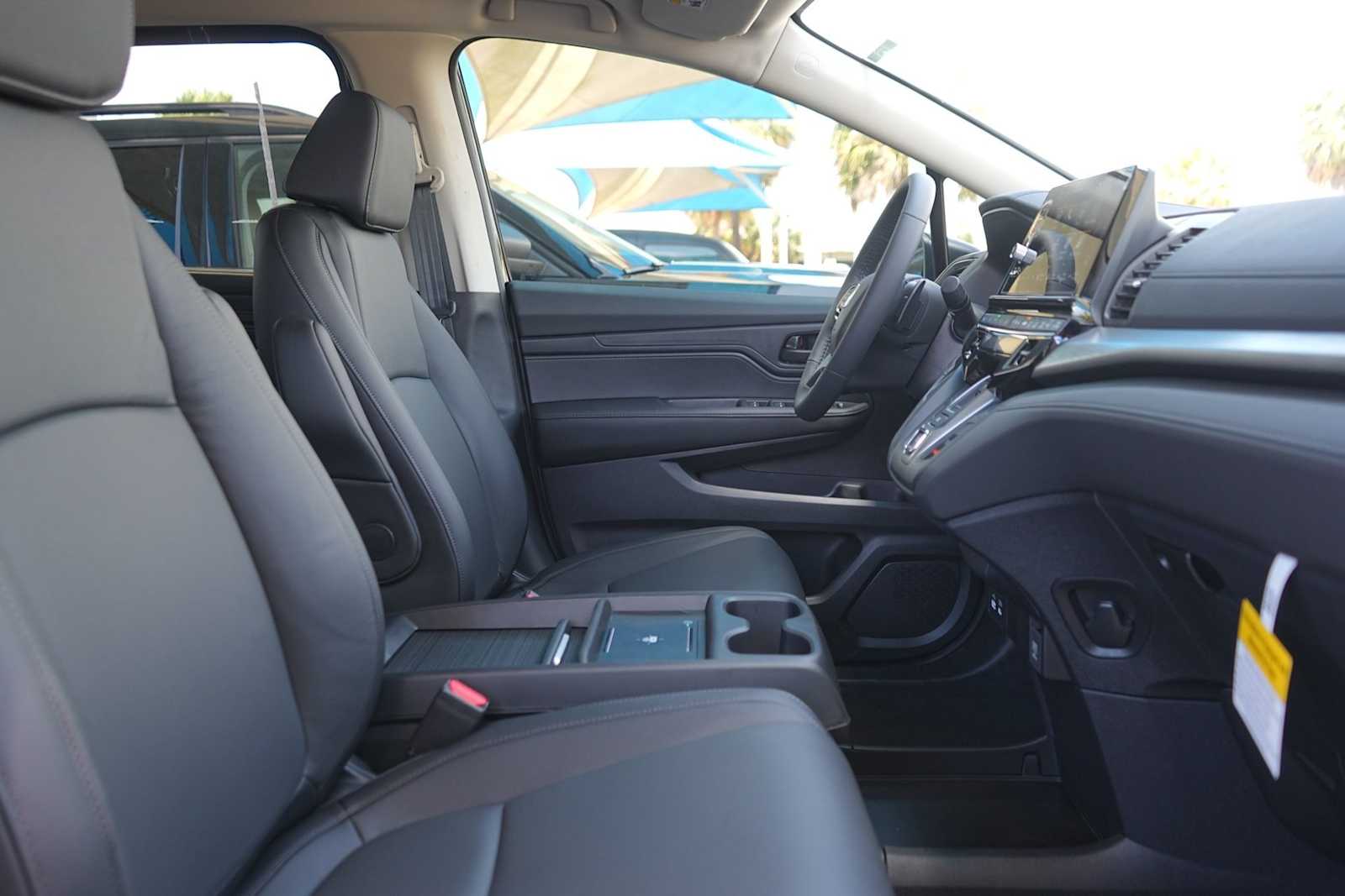 Thumbnail: 2026 Honda Odyssey - 14