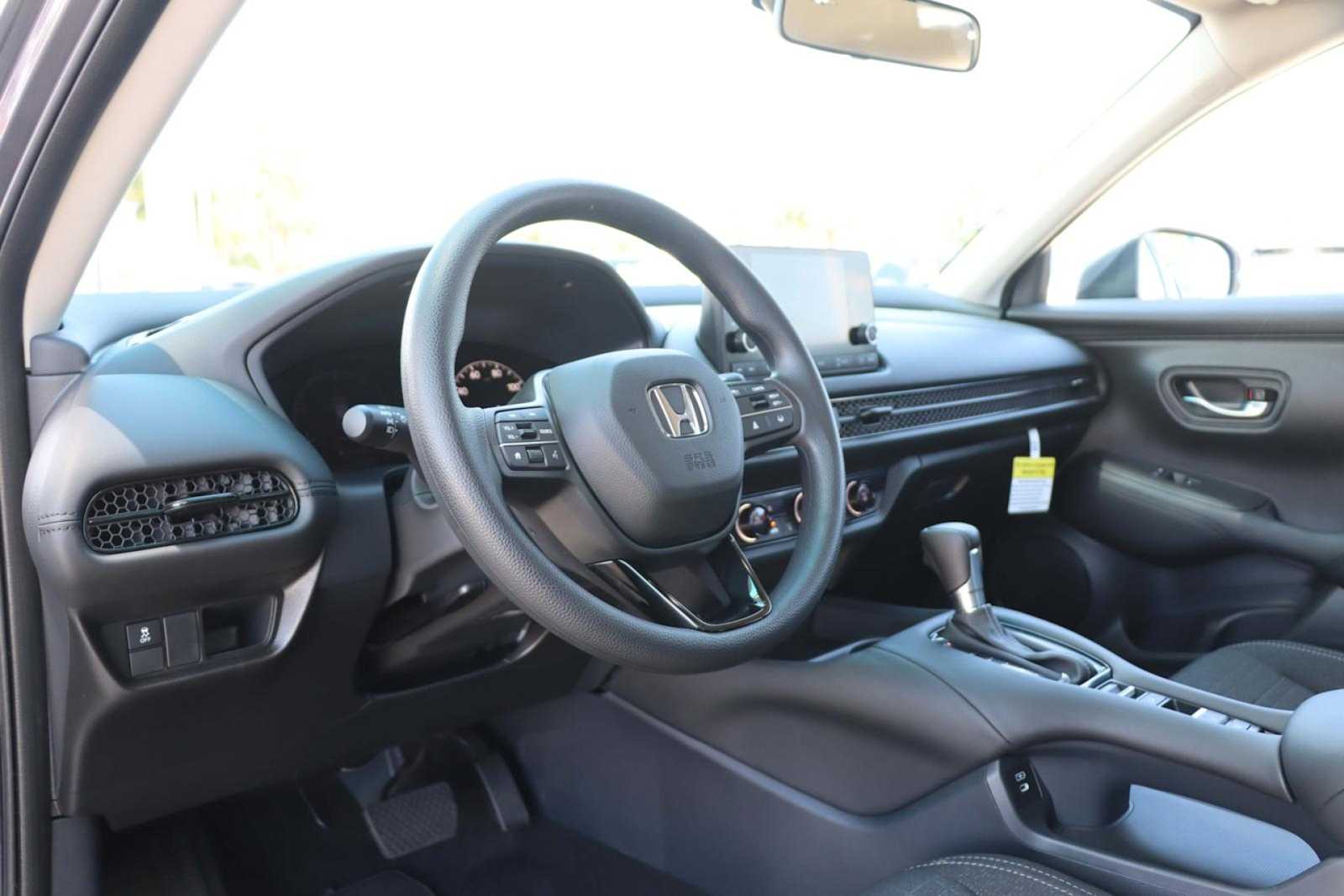 Thumbnail: 2025 Honda HR-V - 2