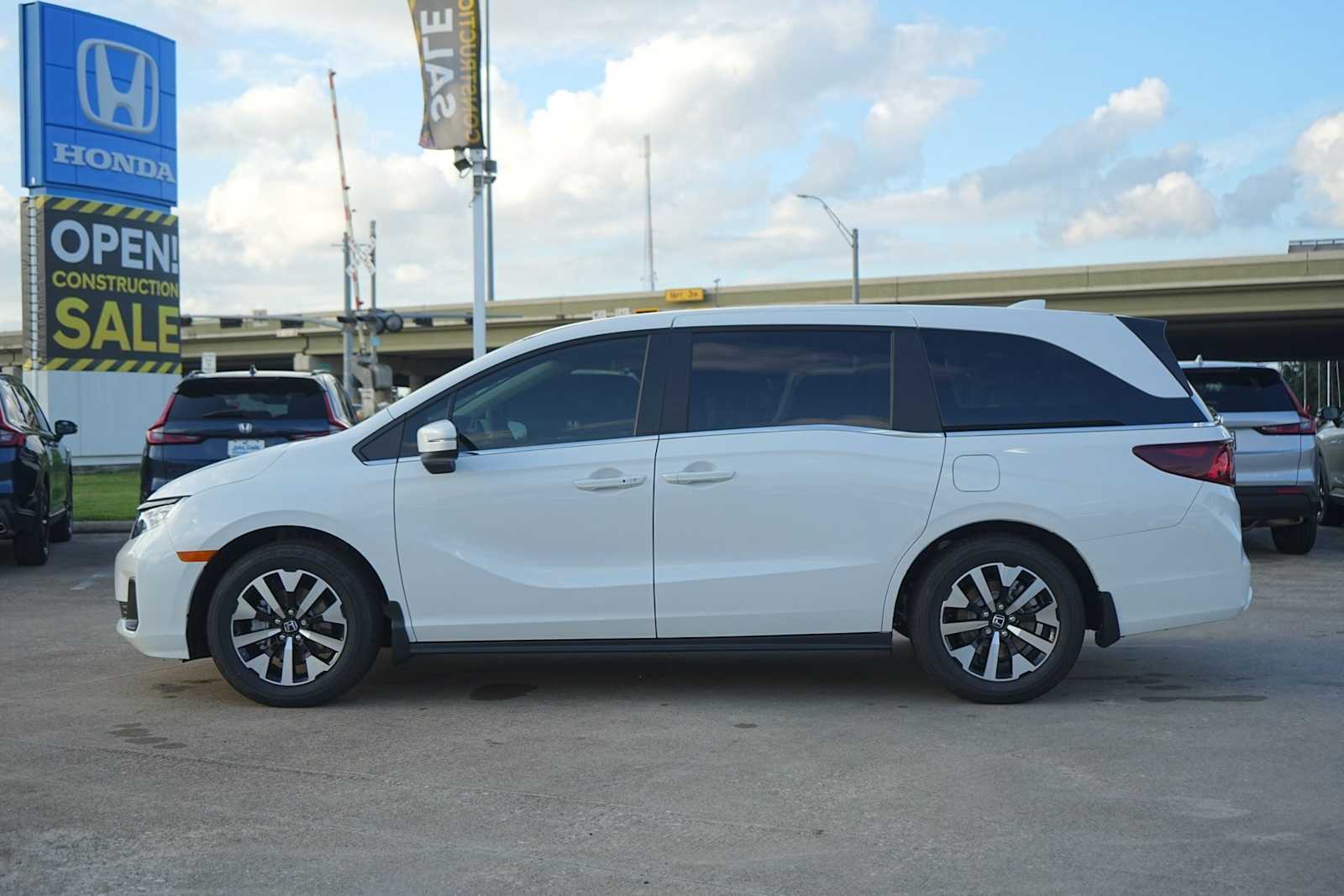 Thumbnail: 2026 Honda Odyssey - 3