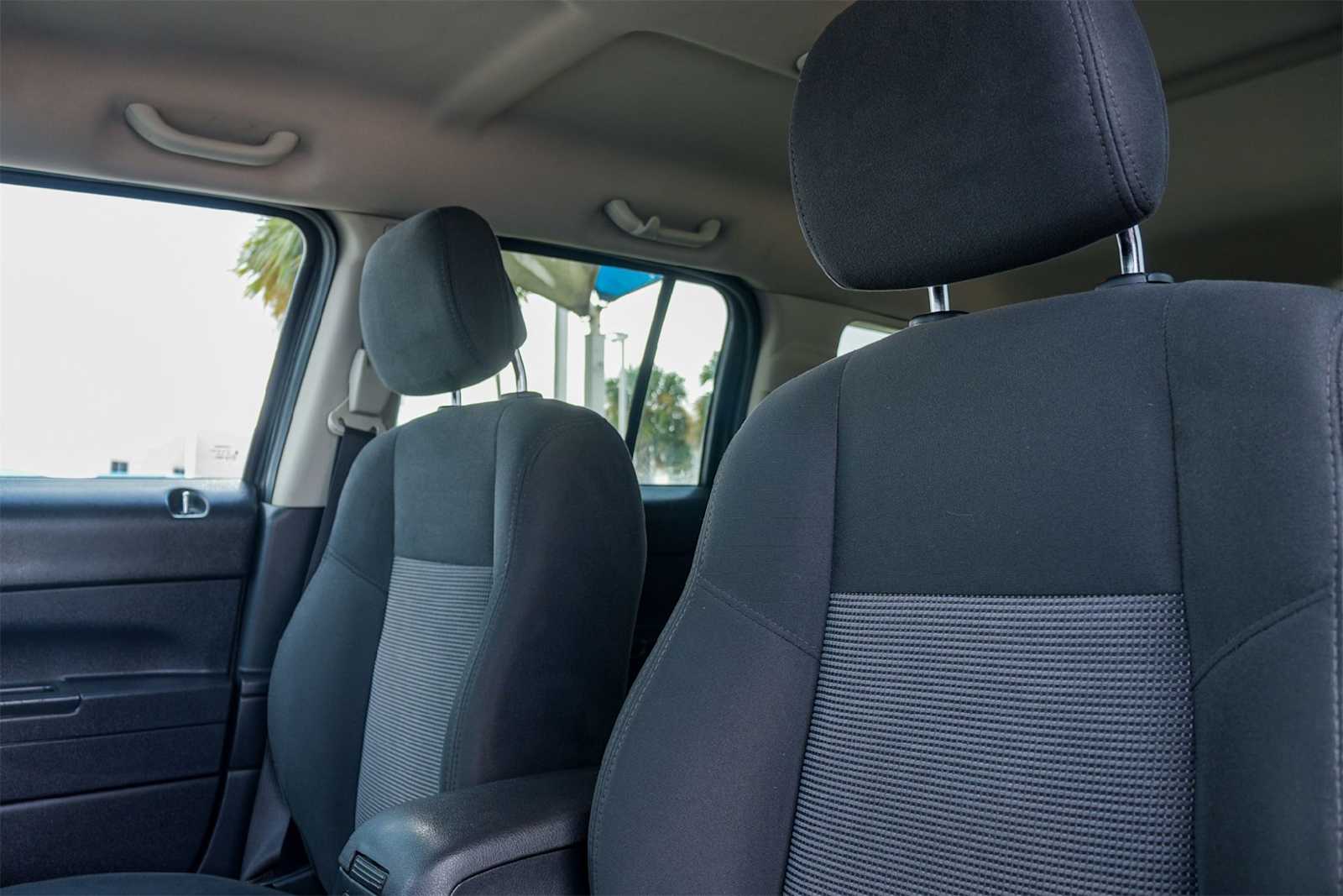 Thumbnail: 2015 Jeep Patriot - 11