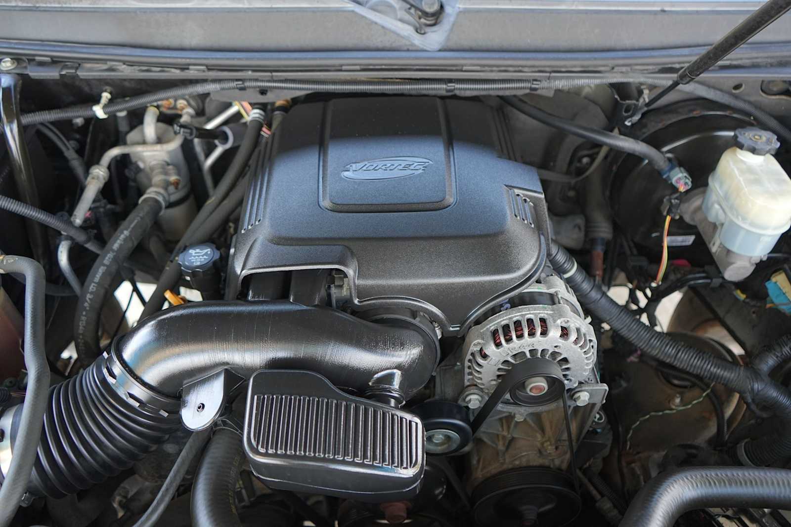 Thumbnail: 2011 Chevrolet Tahoe - 9