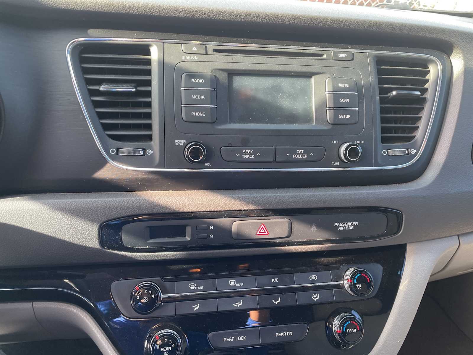 Thumbnail: 2017 Kia Sedona - 7