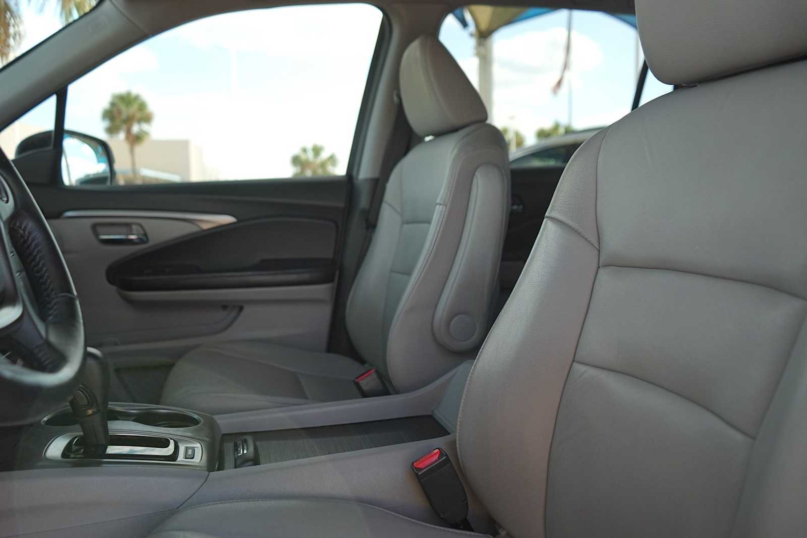 Thumbnail: 2016 Honda Pilot - 11