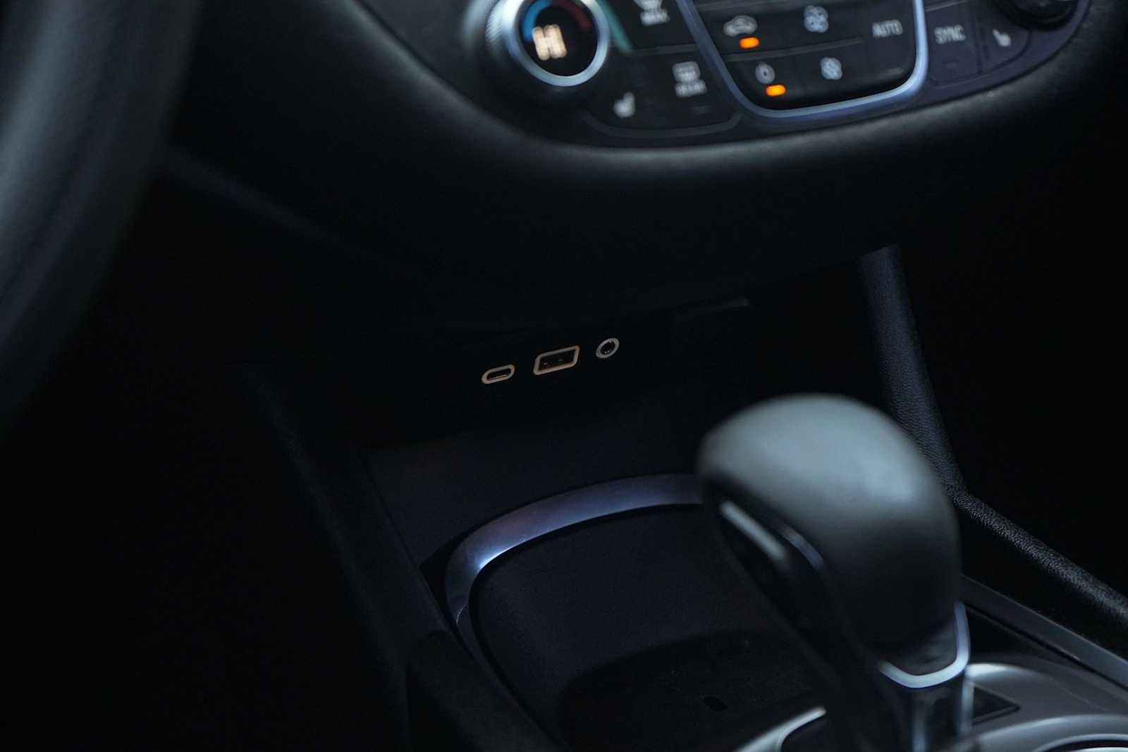 Thumbnail: 2021 Chevrolet Malibu - 24