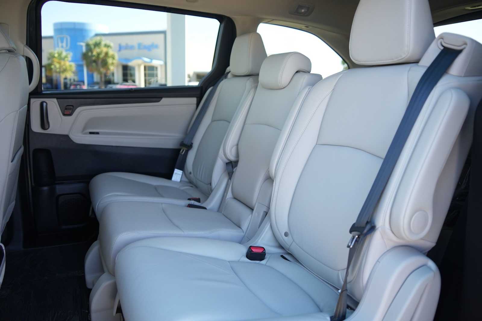 Thumbnail: 2026 Honda Odyssey - 13