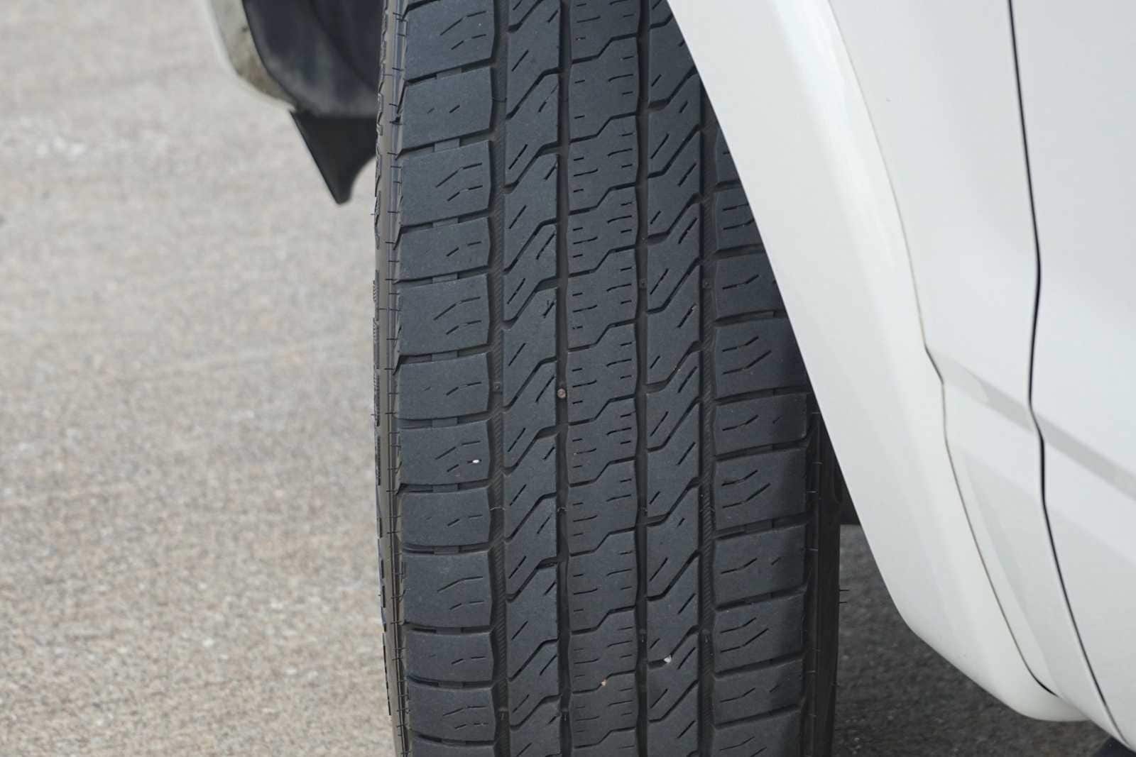 Thumbnail: 2010 Ford Explorer - 29