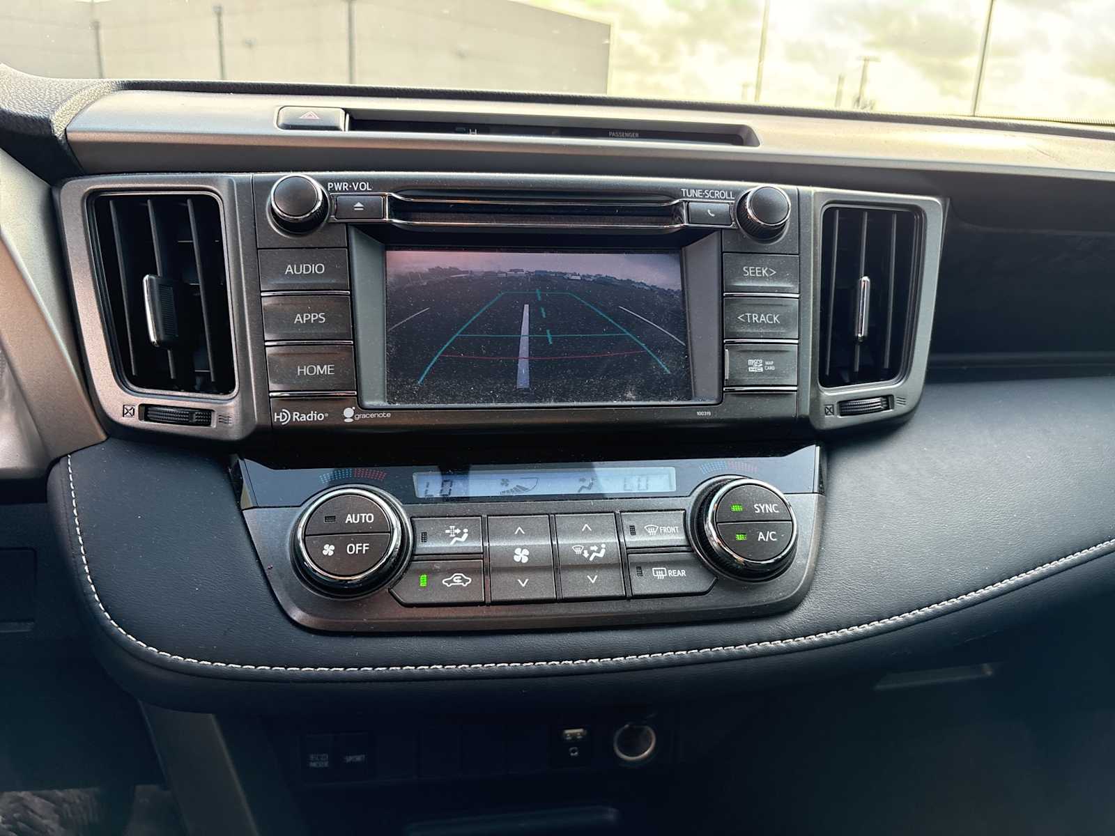 Thumbnail: 2014 Toyota RAV4 - 10
