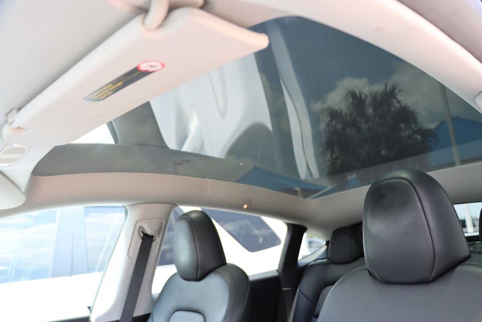 Thumbnail: 2023 Tesla Model Y - 24