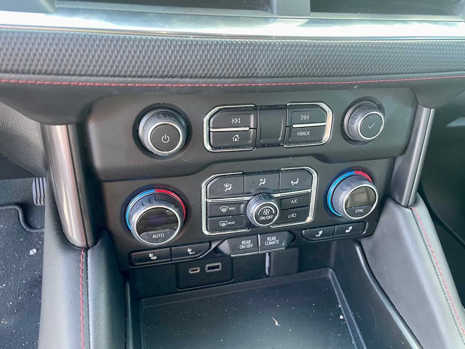 Thumbnail: 2022 Chevrolet Tahoe - 11