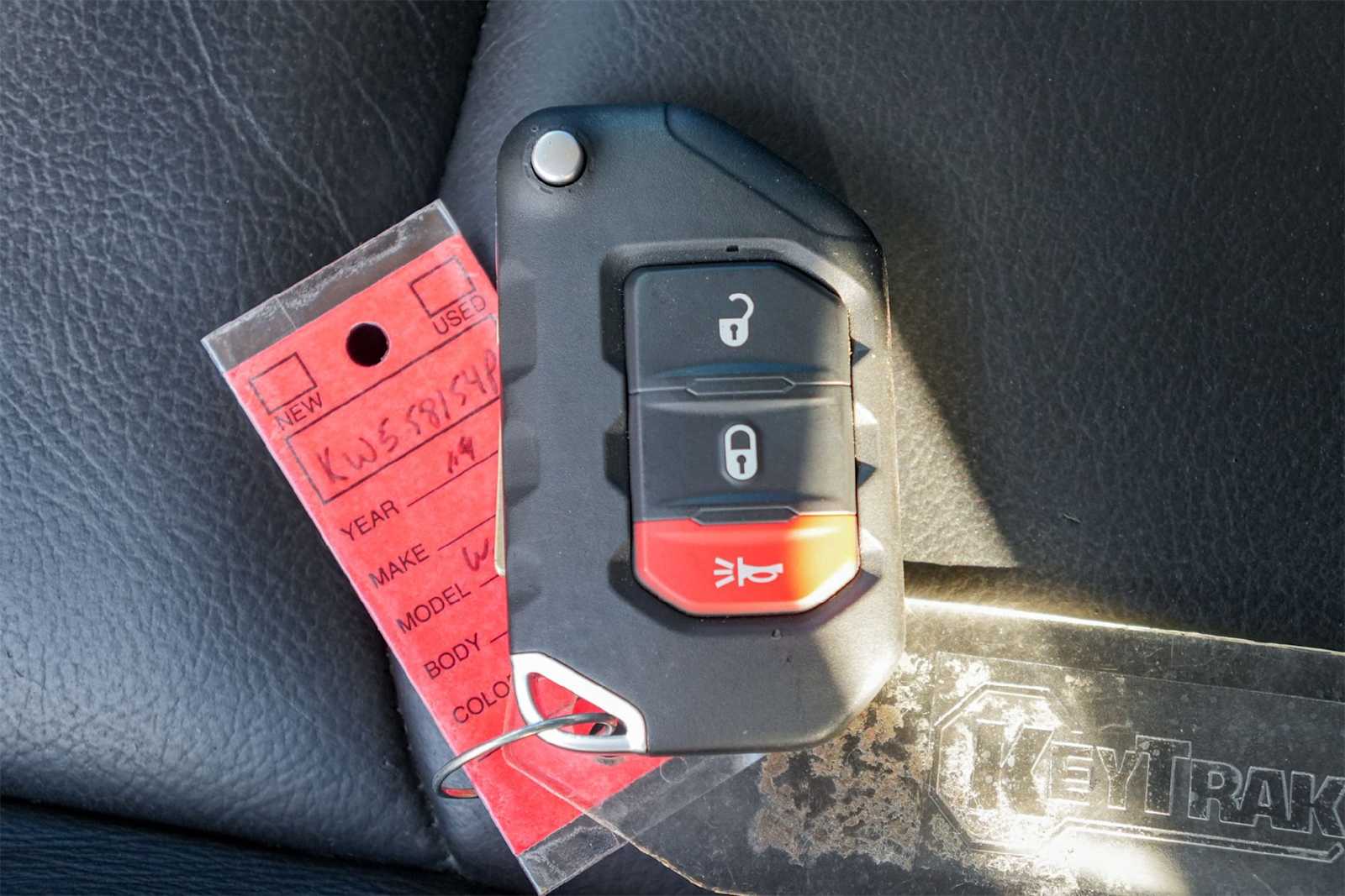 Thumbnail: 2019 Jeep Wrangler - 20