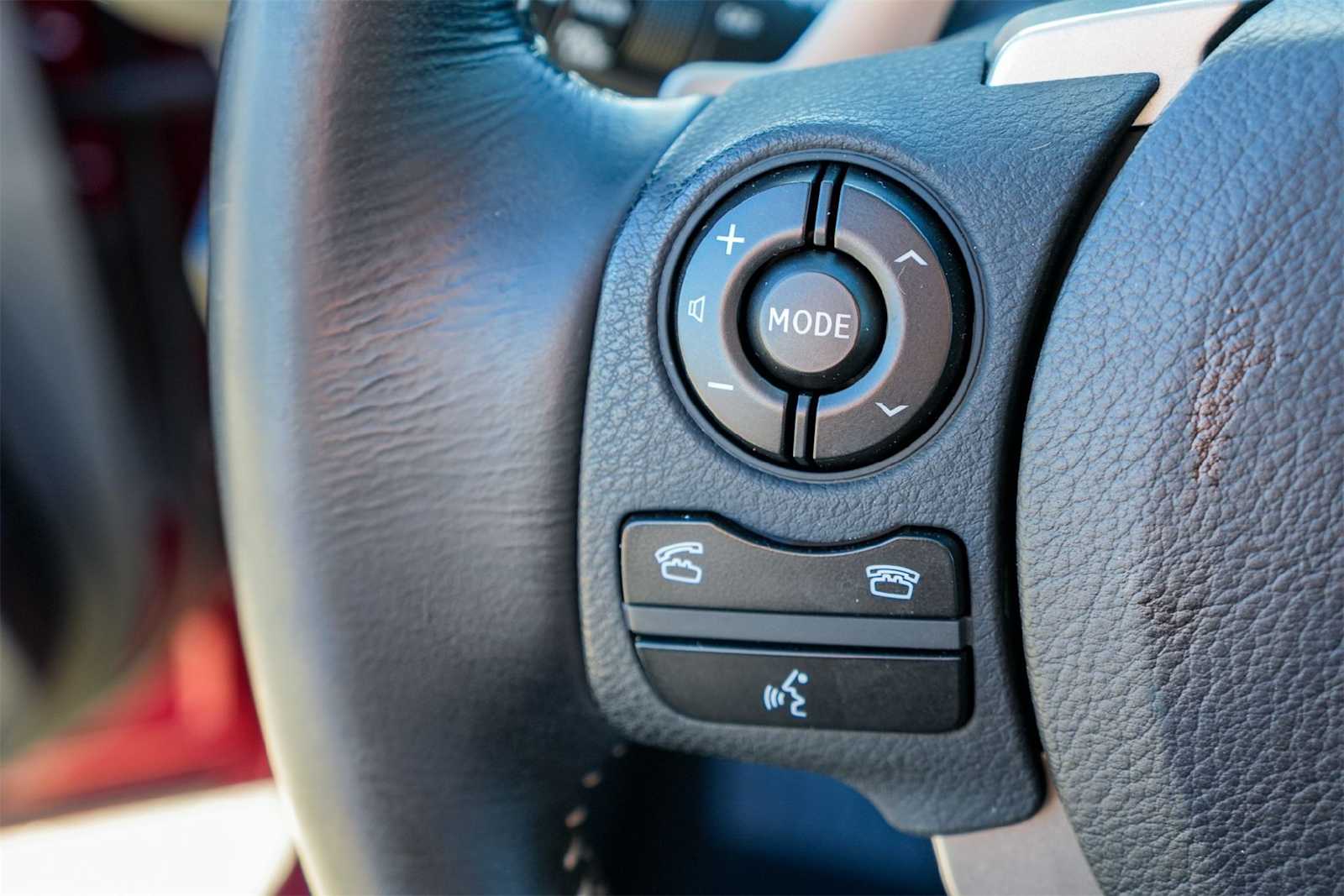 Thumbnail: 2015 Lexus IS - 25