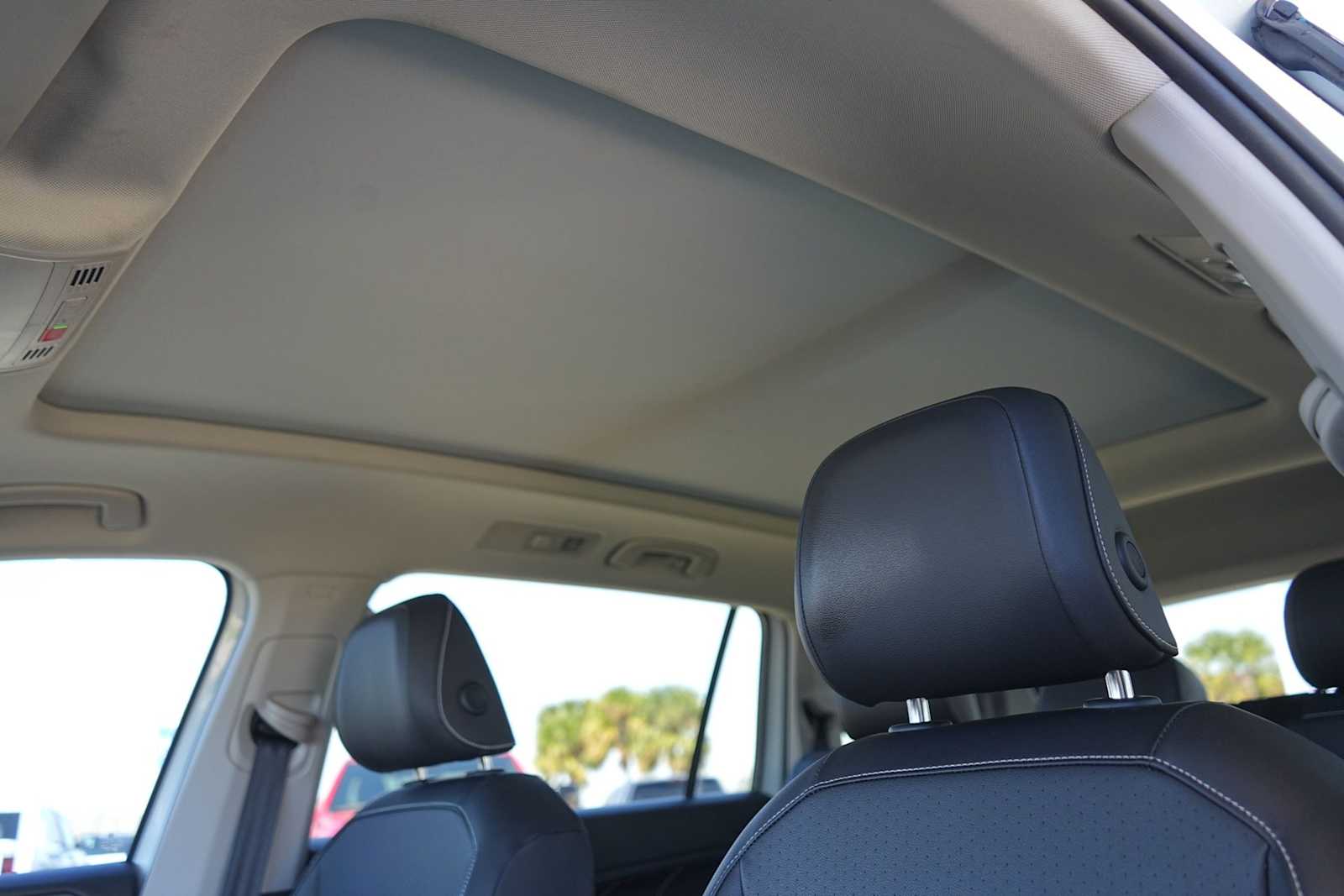 Thumbnail: 2022 Volkswagen Tiguan - 25