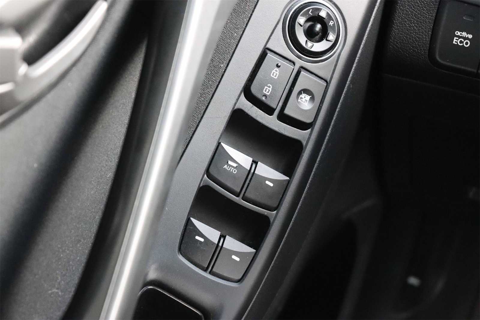 Thumbnail: 2016 Hyundai Elantra - 19