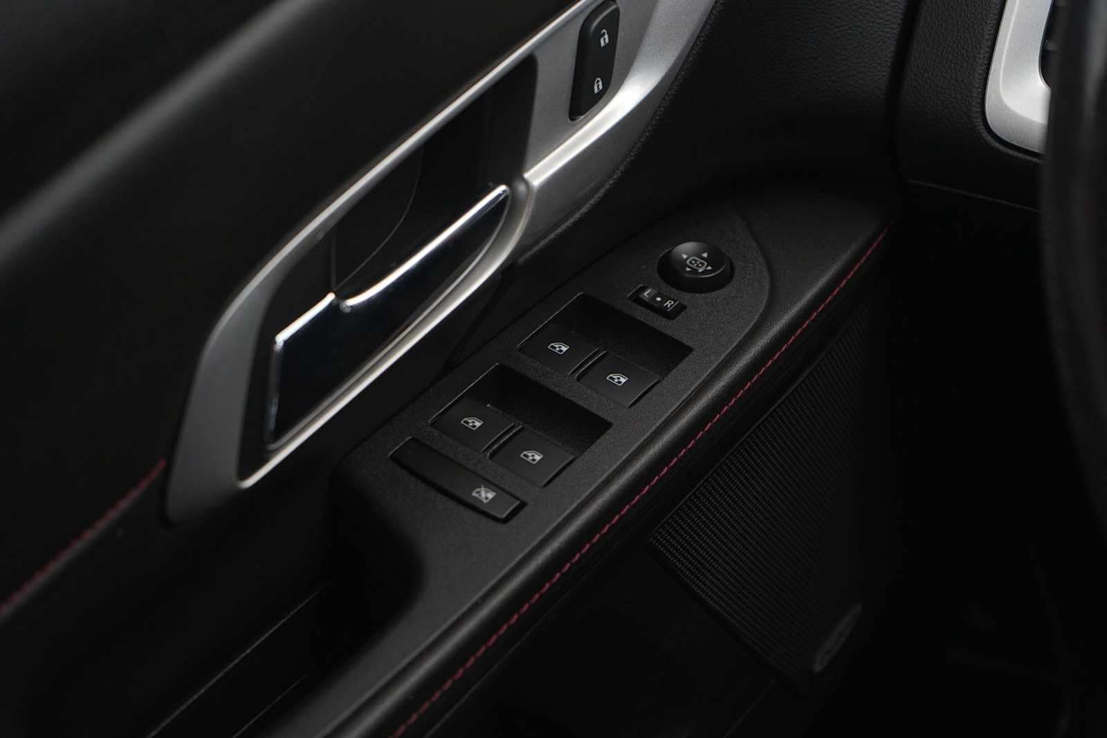 Thumbnail: 2015 GMC Terrain - 24