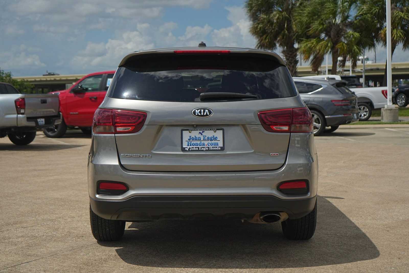 Thumbnail: 2019 Kia Sorento - 4