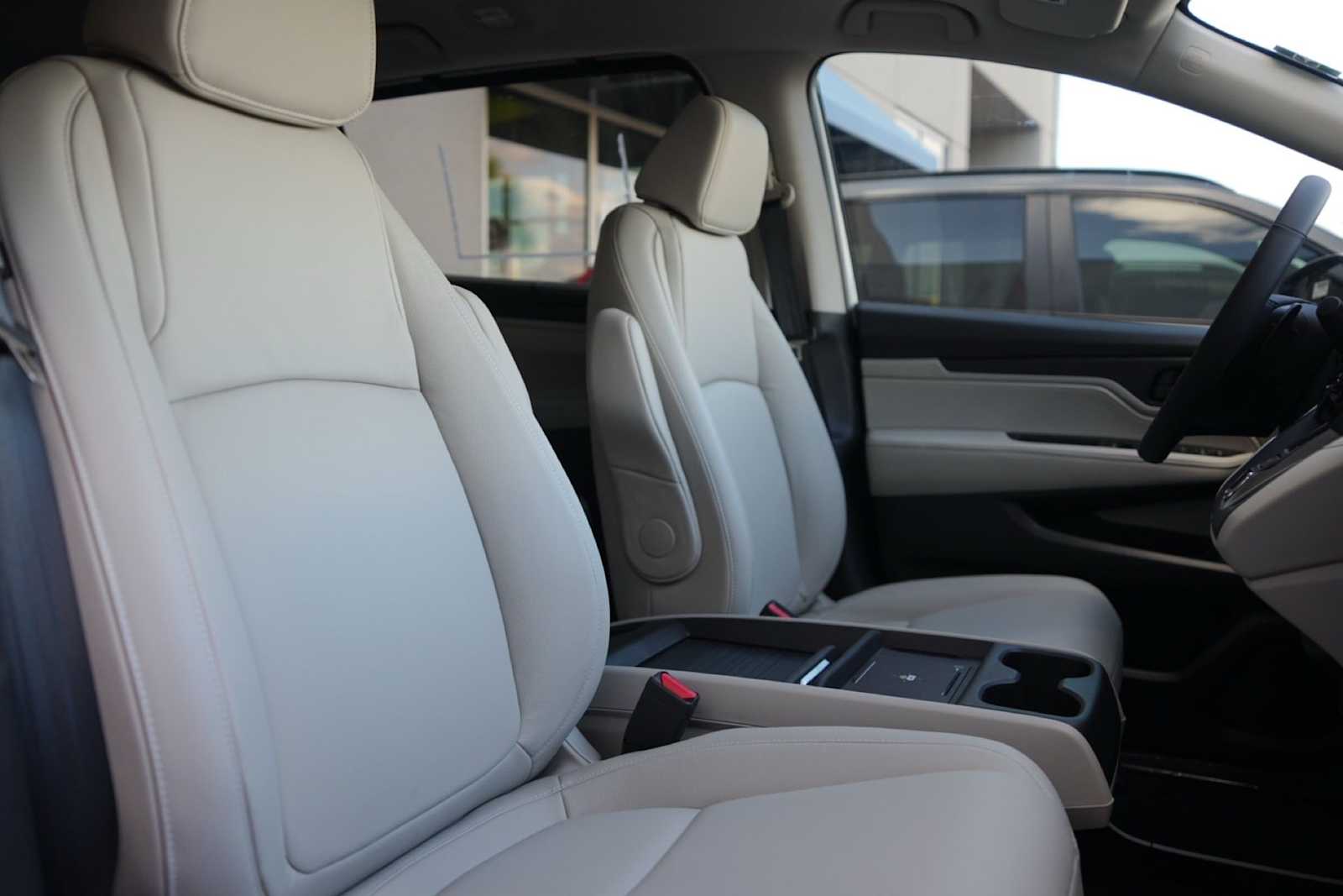 Thumbnail: 2026 Honda Odyssey - 14