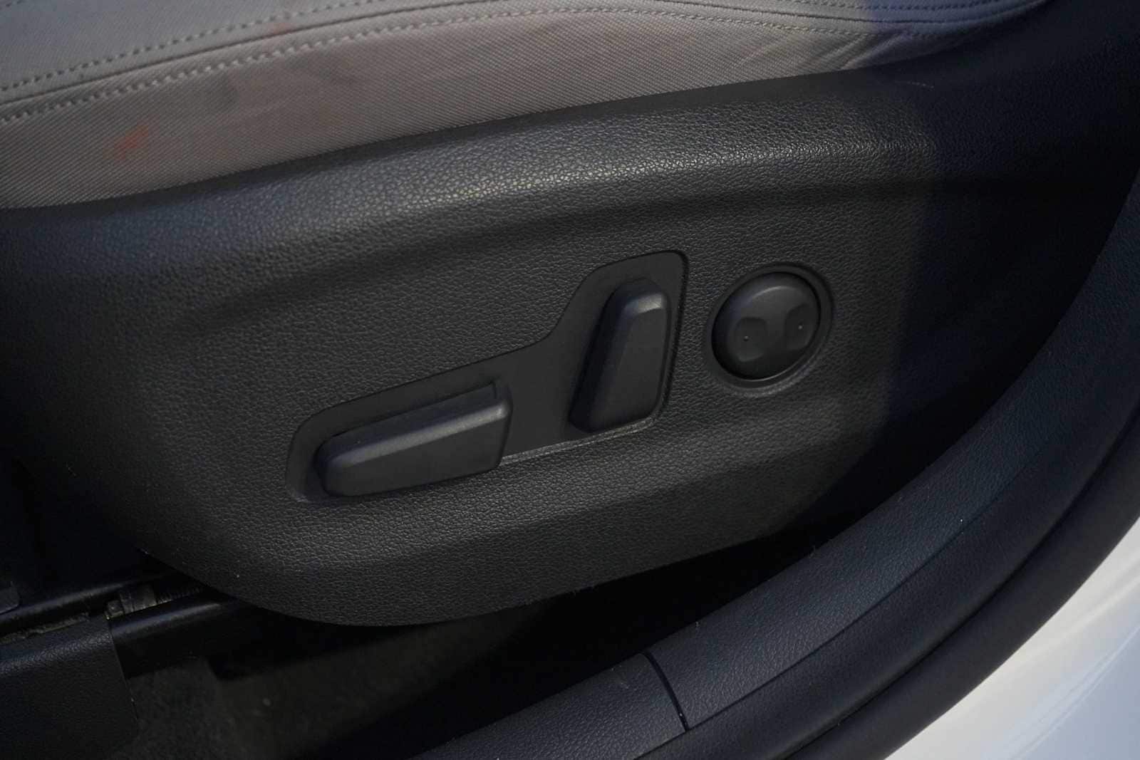 Thumbnail: 2016 Hyundai Tucson - 12