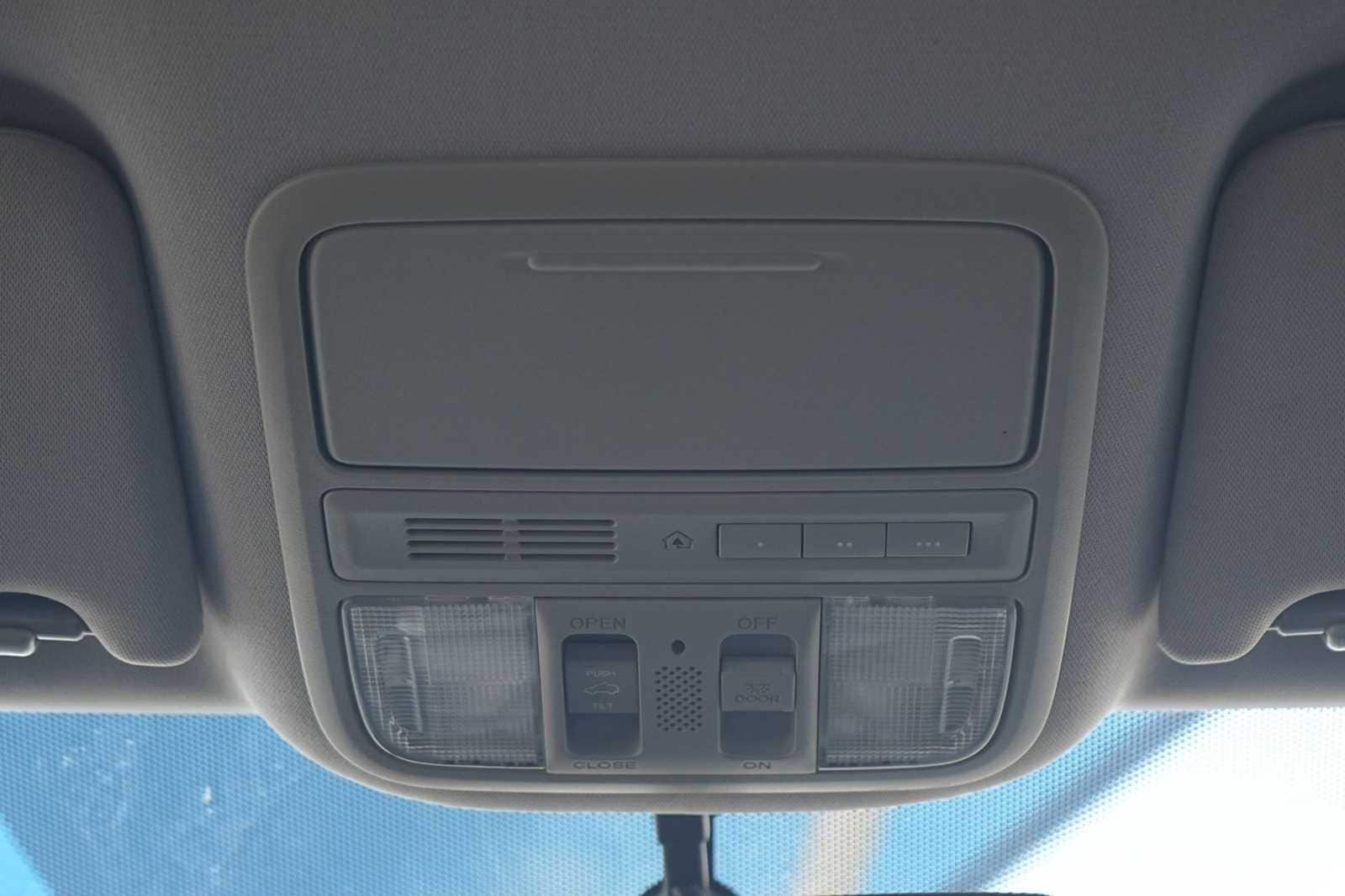 Thumbnail: 2016 Honda Pilot - 23