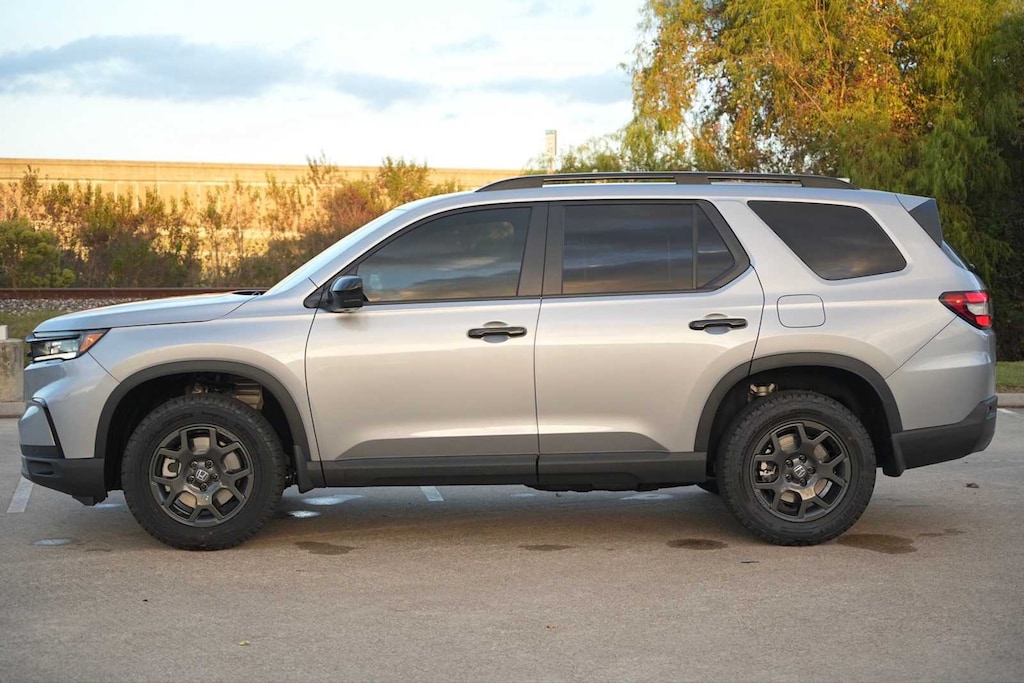 New 2025 Honda Pilot TrailSport SUV