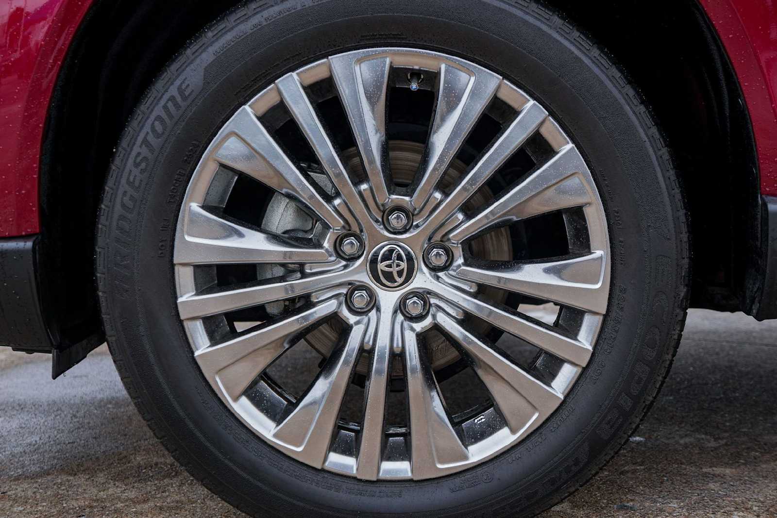 Thumbnail: 2024 Toyota Venza - 8