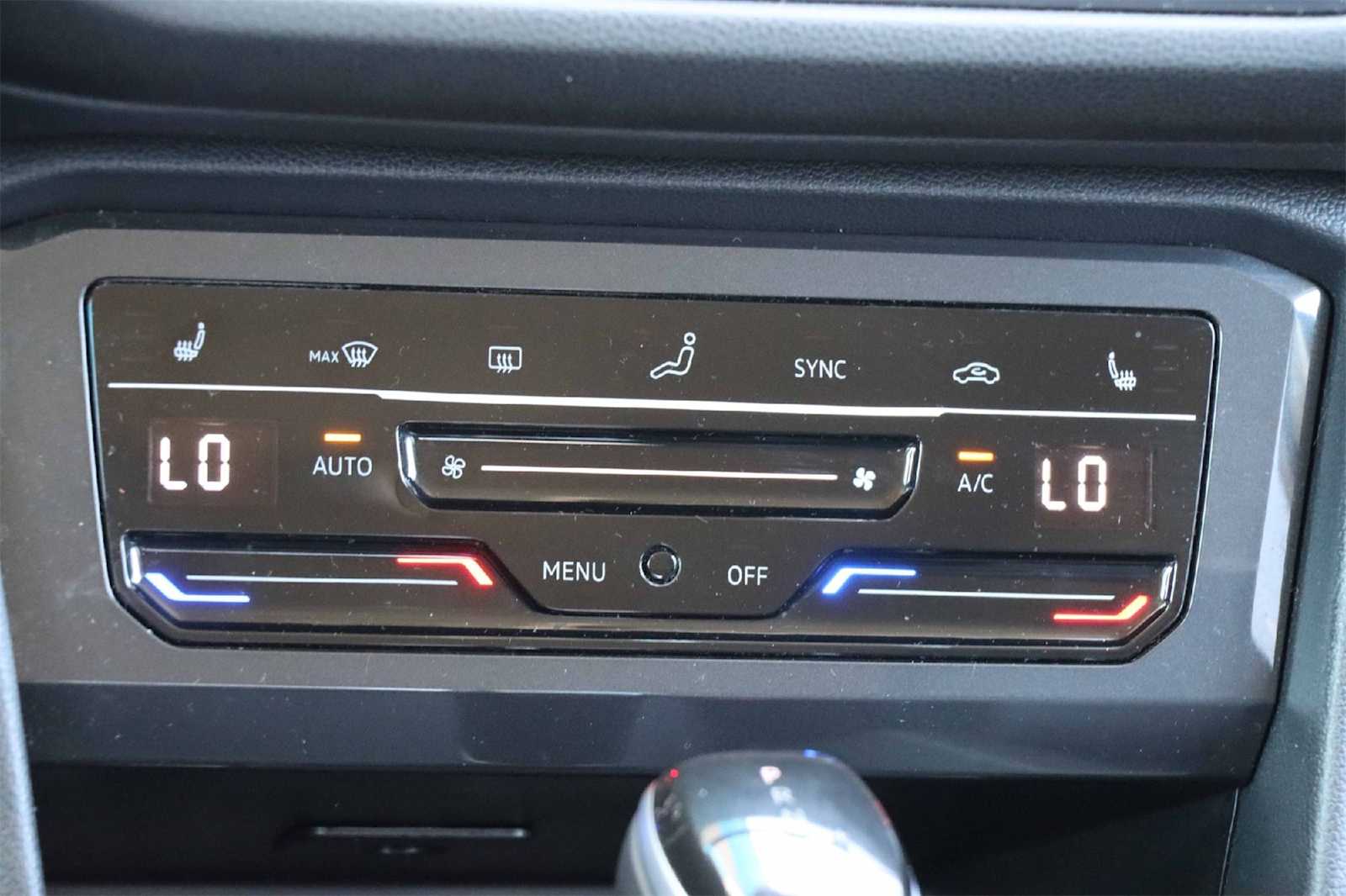 Thumbnail: 2024 Volkswagen Tiguan - 19