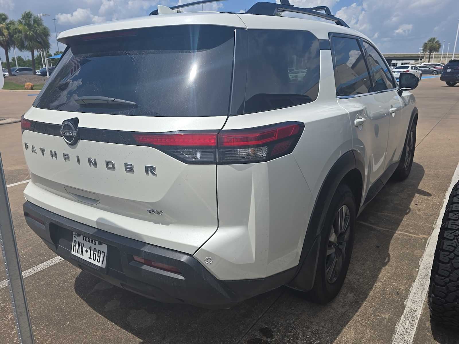 Thumbnail: 2022 Nissan Pathfinder - 4