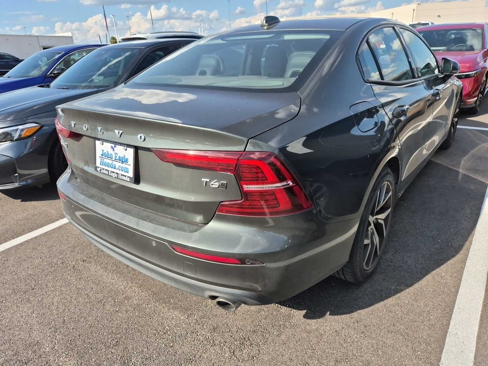 2019 Volvo S60 T6 Momentum photo 3