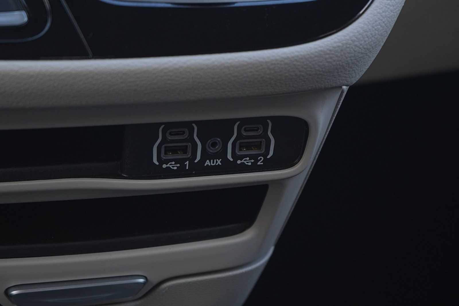 Thumbnail: 2024 Chrysler Pacifica - 20