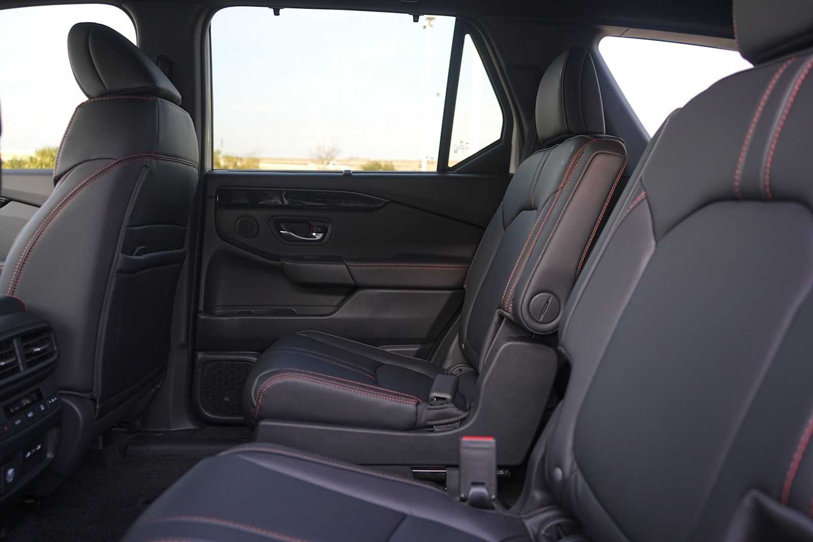 Thumbnail: 2025 Honda Pilot - 13