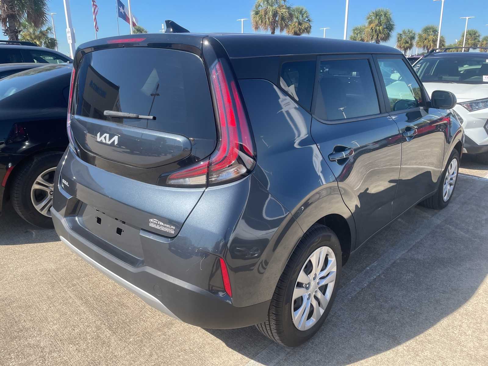 2023 Kia Soul LX S photo 3