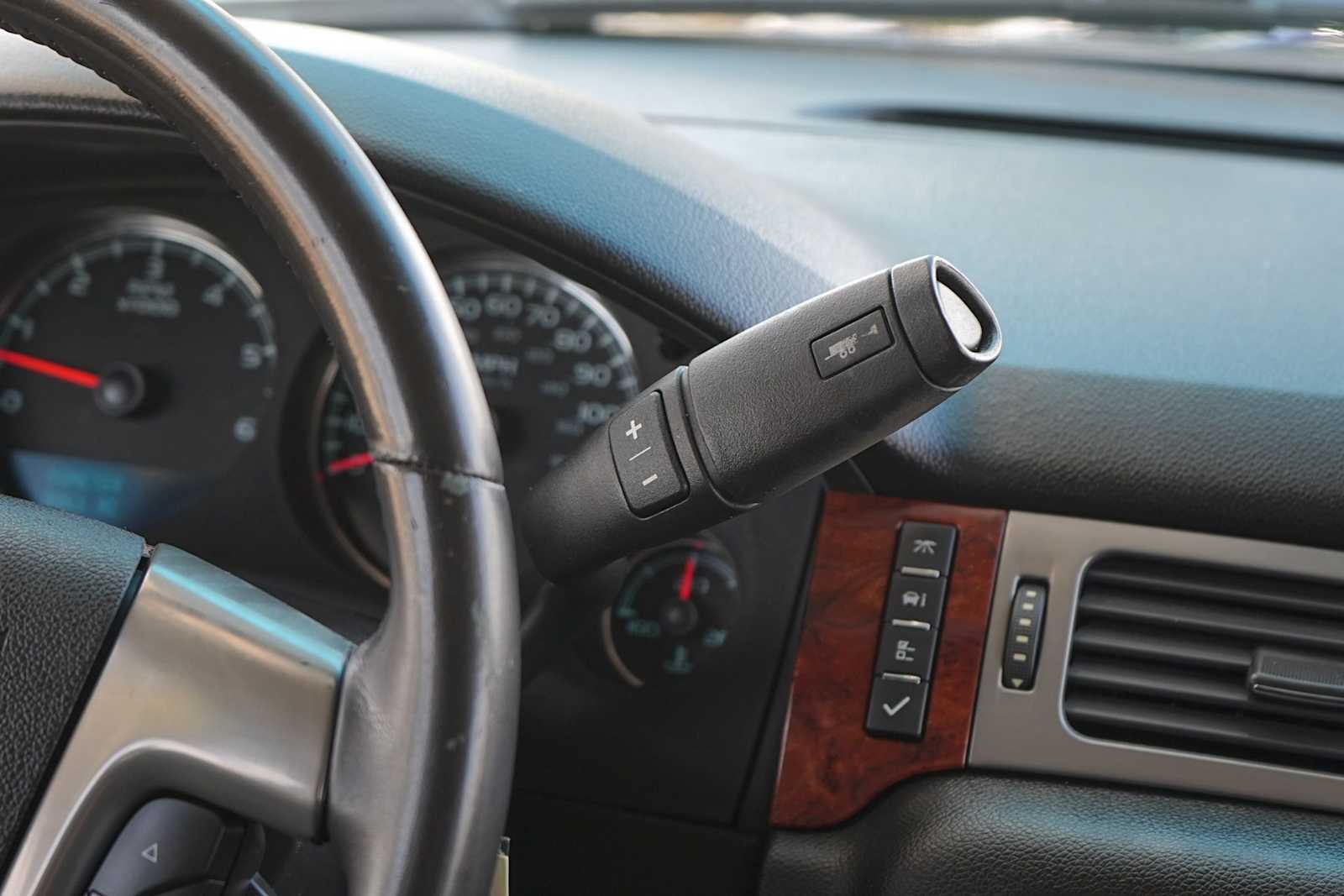 Thumbnail: 2011 Chevrolet Tahoe - 20