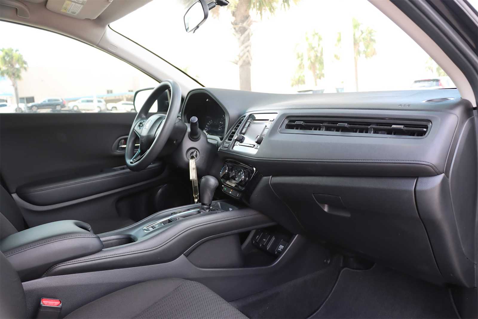 Thumbnail: 2016 Honda HR-V - 12