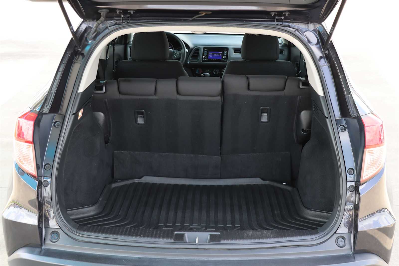 Thumbnail: 2016 Honda HR-V - 24